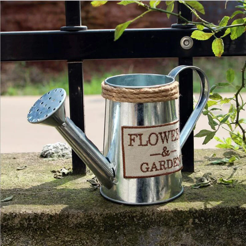 

Vintage Metal Iron Flower Watering Barrel Retro Flower Succulent Pot Plant Bucket Home Ornaments Desktop Decoration Photo Props
