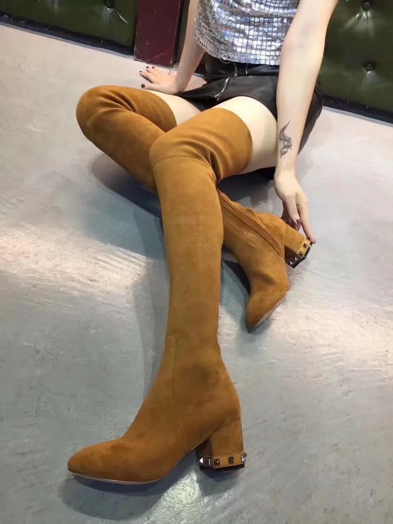 В mNew с заклепками, на высоком каблуке женские ботинки пикантная модная дизайнерская обувь зимние сапоги выше колена; эластичные ботинки на толстом каблуке обувь на платформе женская обувь