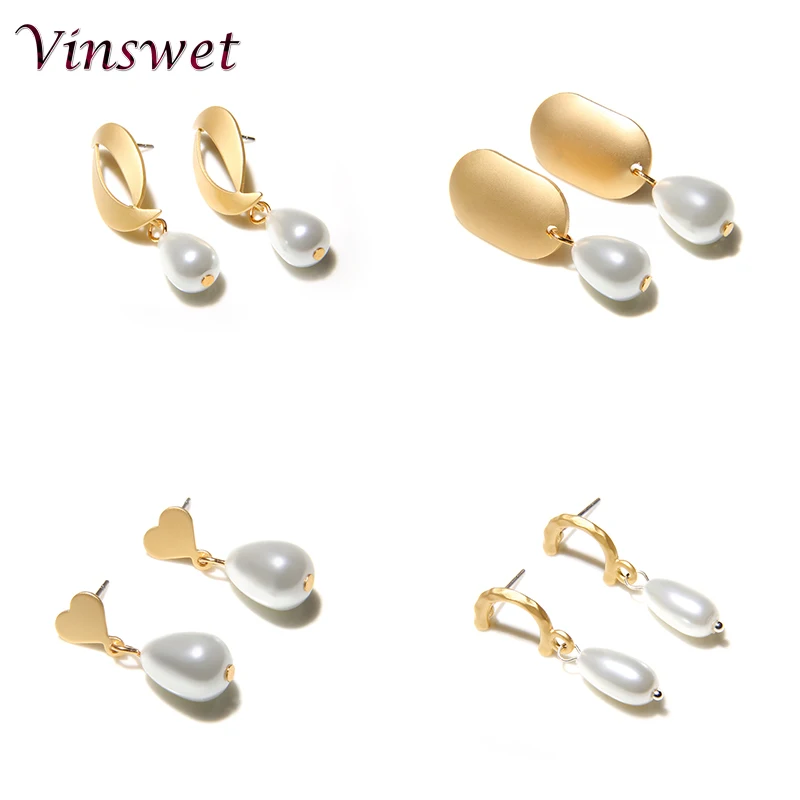 

Vinswet Baroque Simple Gold Freshwater Pearl Earrings Matte Metal Irregular Natural Freshwater Pearl Earrings for Women Girl