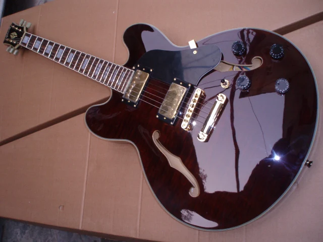 

Wholesale ES 335 semi hollow red Electric Guitar gold hardware wine bordeaux 09a1107