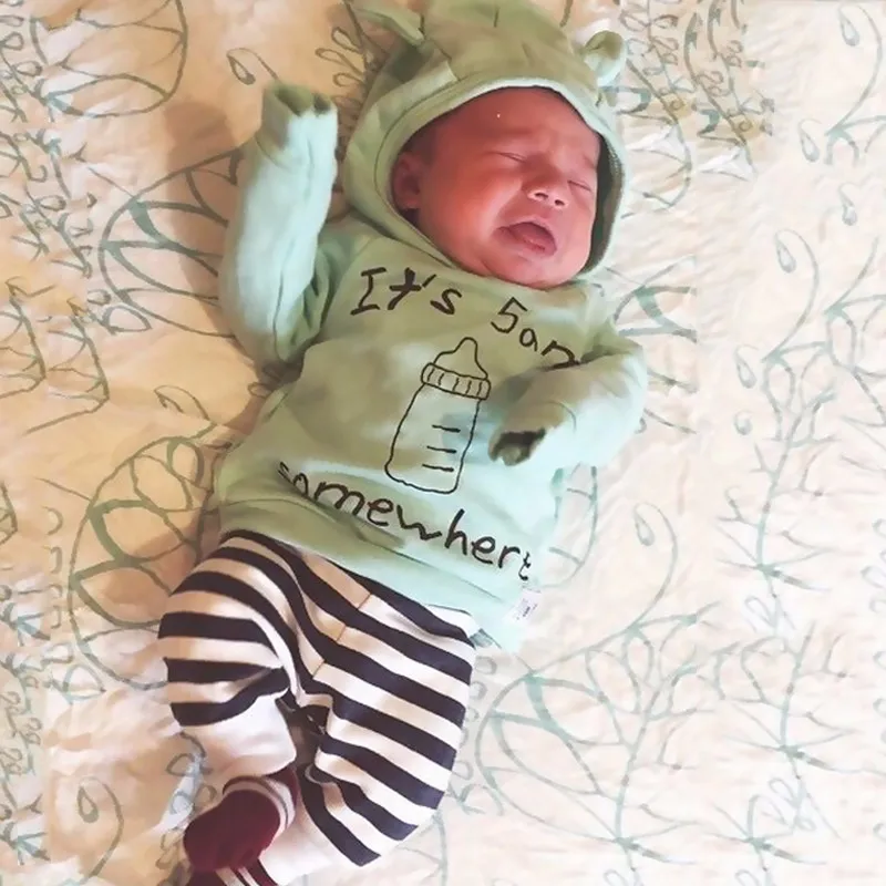 

New Retail Spring 2017 new ins baby wear striped suit with hood ear milk bottles