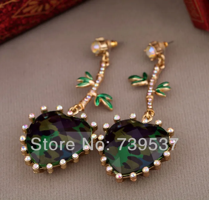 

2017 Fashion Style Resin Heart Shape Lady Earrings