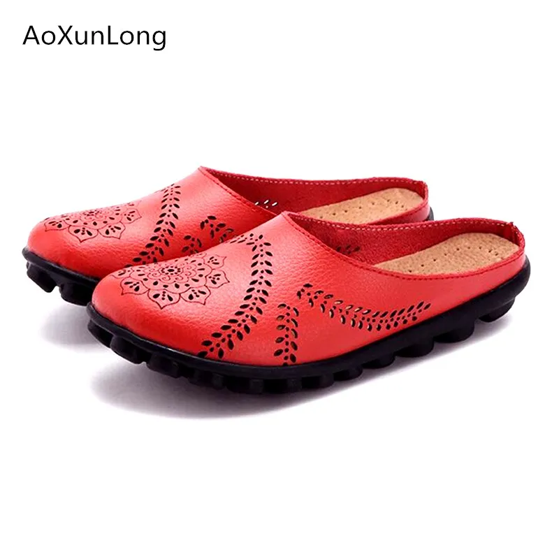 

AoXunLong Women Fashion Openwork Flower Slippers Summer Outdoor Leather Slippers Women Non-slip Flat Shoes EU 35-42 Big Size Hot