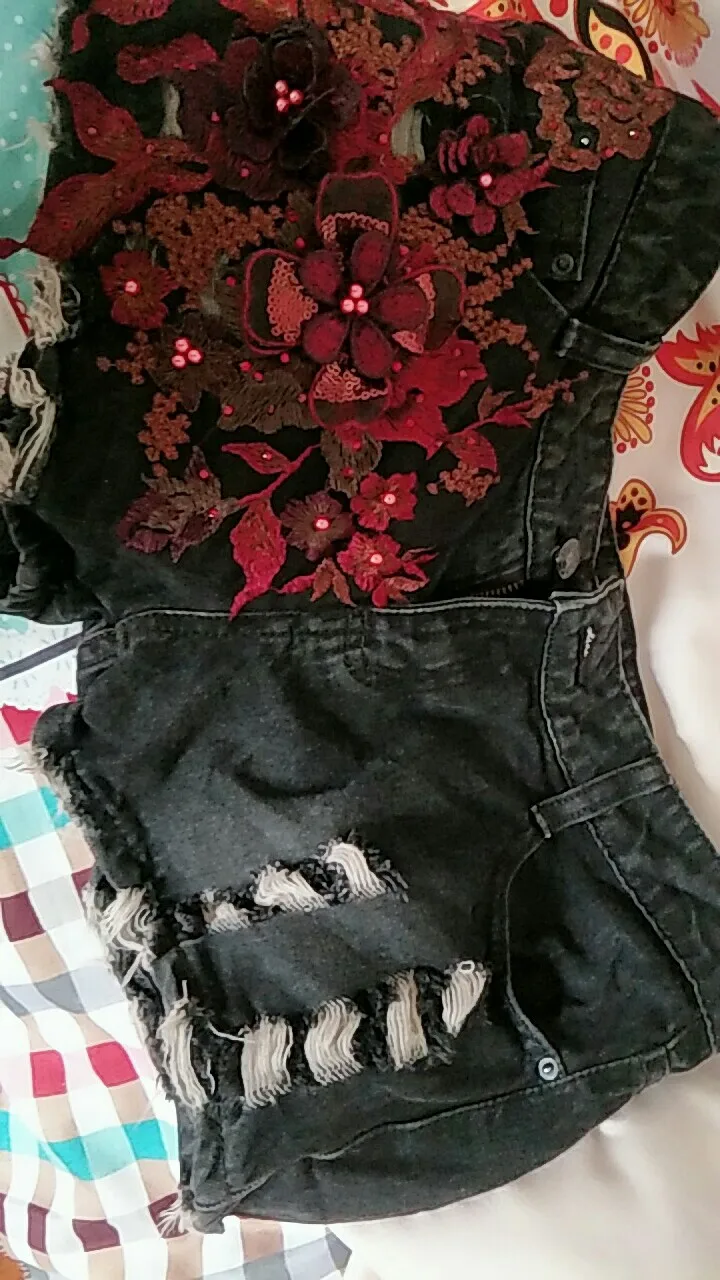 Черные джинсовые шорты с низкой талией женские весенне-летние свободные джинсы с цветочной вышивкой Большие размеры