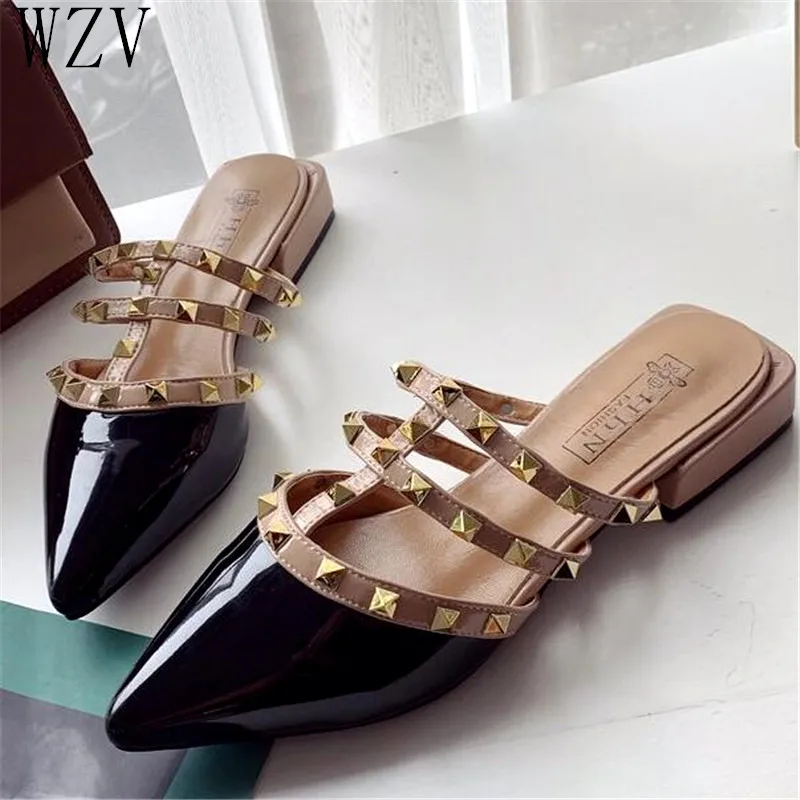 

Women Pointed Toe Slippers Slip on Mules Brand Designers 2019 Fashion Luxury Rivet T-strap Slides Slip on Loafers Mules E946