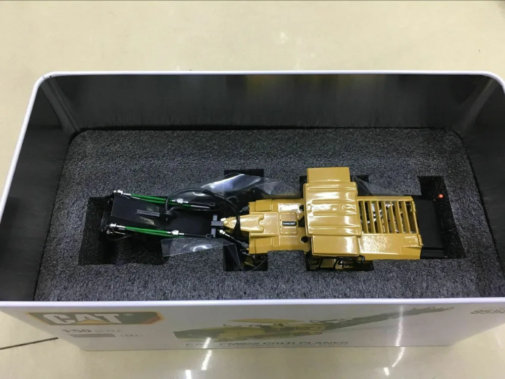Гусеница Cat PM822 холодная строгальная установка 1:50 бренд Diecast Masters DM85588 новинка в