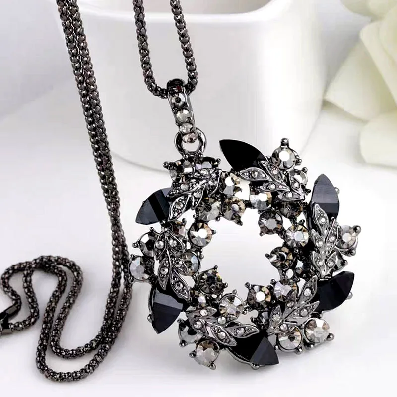 Cubic Zircon Flower Pendant | The Best Jewels in Town!