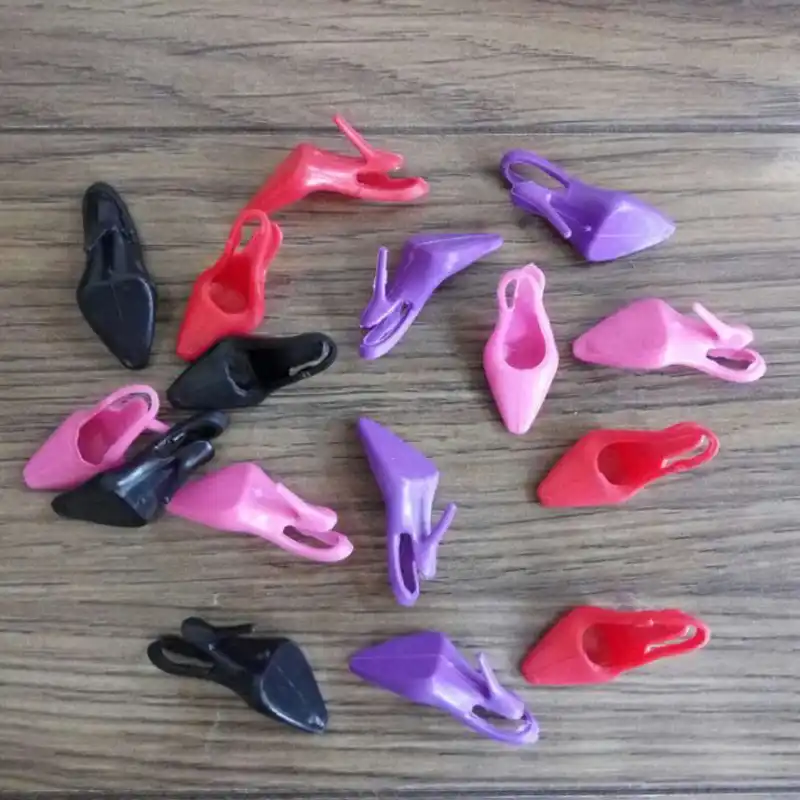 Lot de 60 paires de chaussures /à talons hauts pour poup/ée