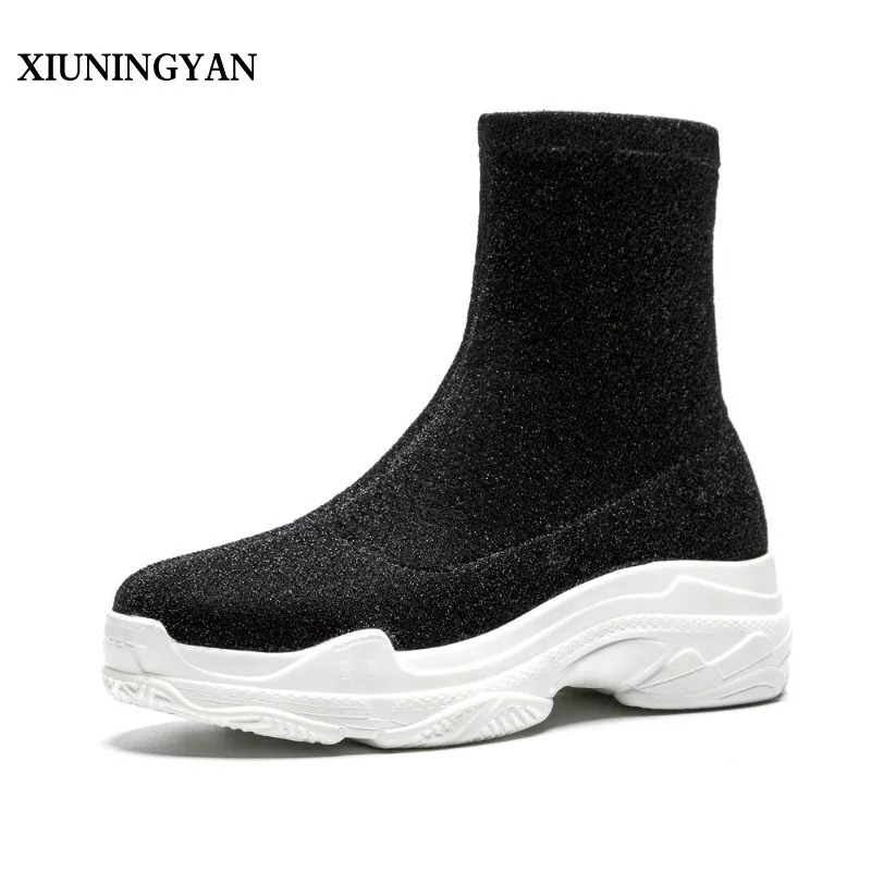 

XIUNINGYAN Popular Young Women Boots Elasticity Fashion Breathable Autumn Flat Heel Sneaker Boots Comfortable Light Casual Shoes