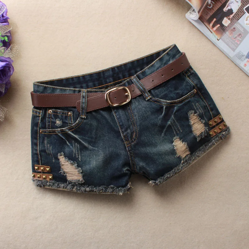 

2020 Spring Female Version Of The Korean Version Of The Rivet Burrs Flashing Washed White Denim Shorts Female