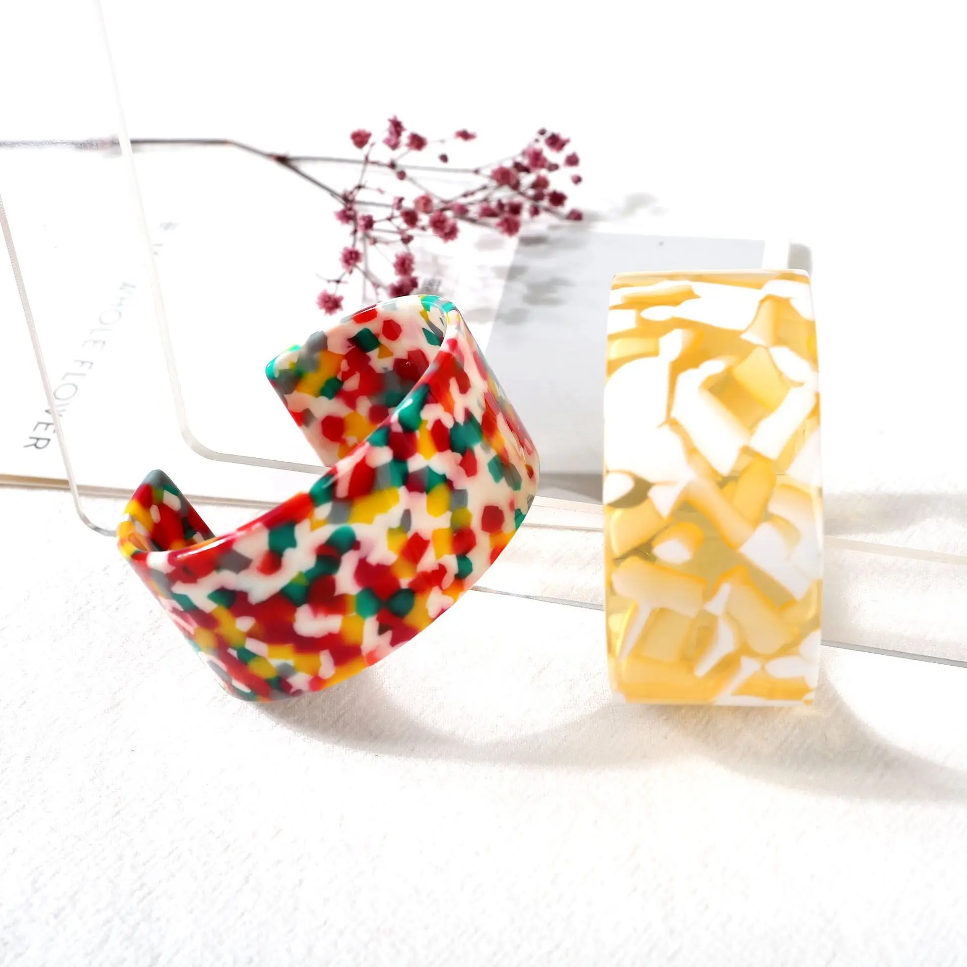 

Fashion Accessories Creative New Bohemian Bangle for Women Acrylic Bracelet Acetic Acid Exaggerated Bracelet Custom Wholesale