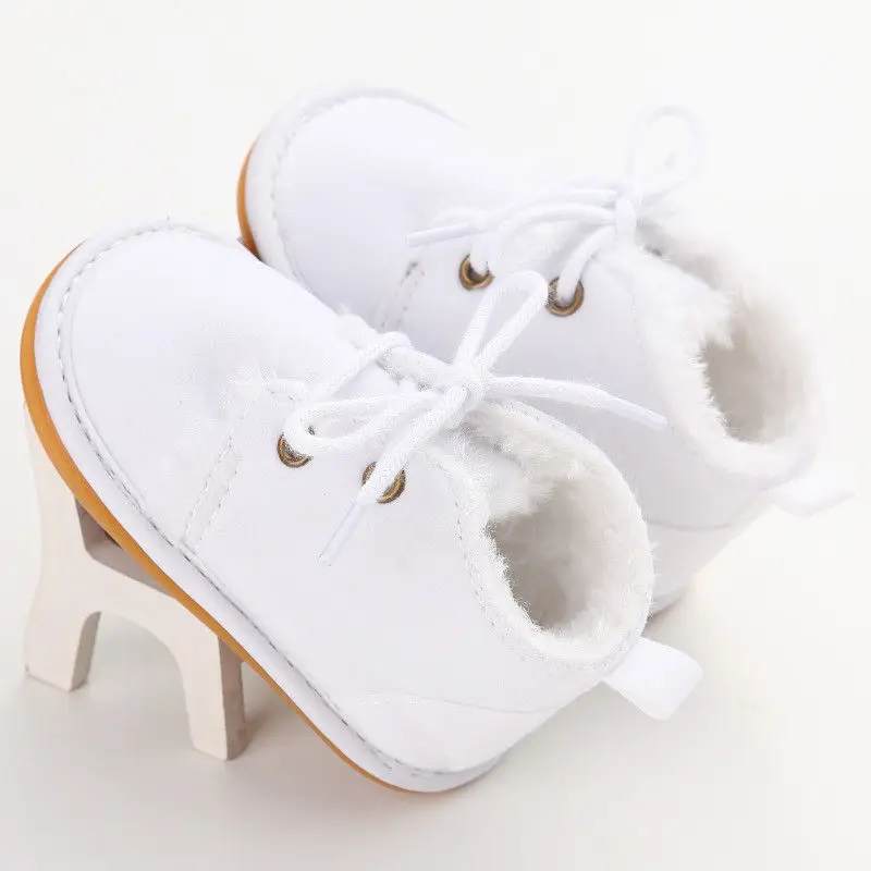 Брендовые повседневные Зимние ботиночки на меху для новорожденных девочек и мальчиков, зимняя теплая обувь с ремешками для маленьких детей 0-18 месяцев - Цвет: Белый