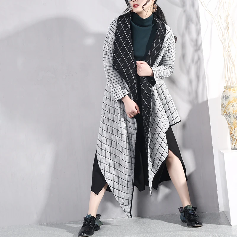 

LANMREM 2019 New Female Spring Lapel Plaid Double Side Wearing Loose Irregular Jacket Women Long Sleeve Fashion Coat JO576