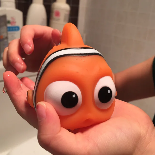 HOT Lovely Baby Bath Toys Water Spraying Squeeze  Sounding Debbling Toys Kids Float Water Tub Rubber Bathroom Play Animals 3