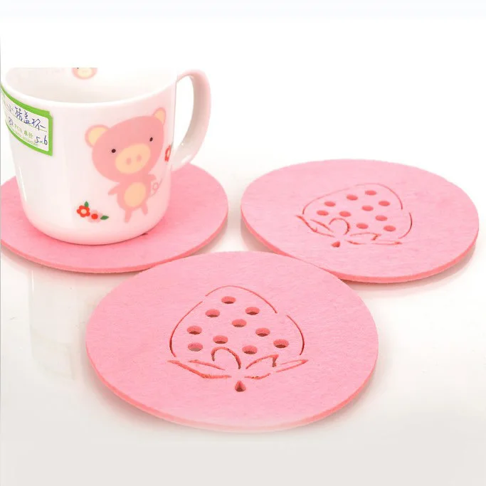 

Dia 11.5cm Sweet Pink Strawberry Felt Cloth Cup Pad Creative Placemat Table Decoration and Accessories 50pcs/lot SH059