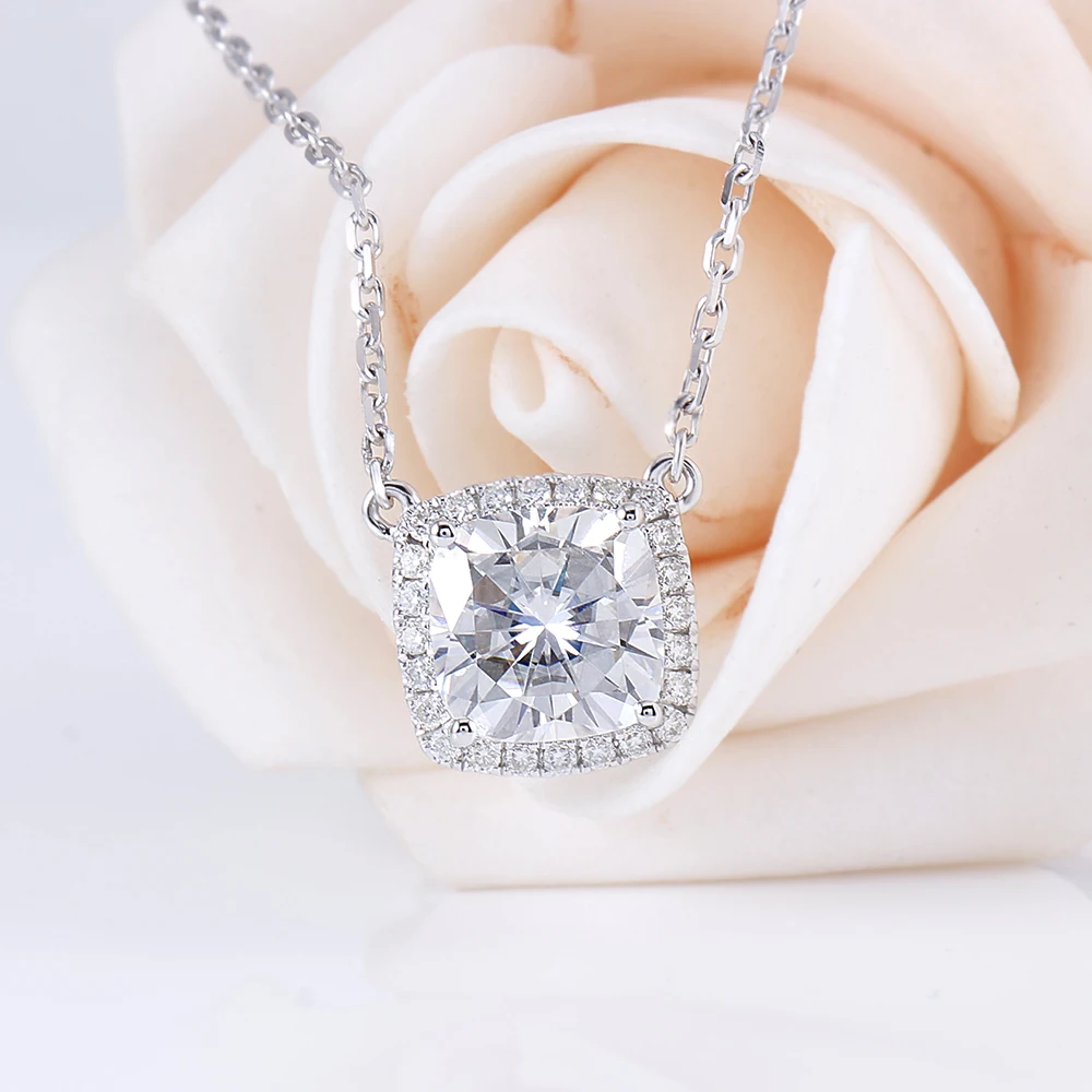 halo moissanite necklace (3)