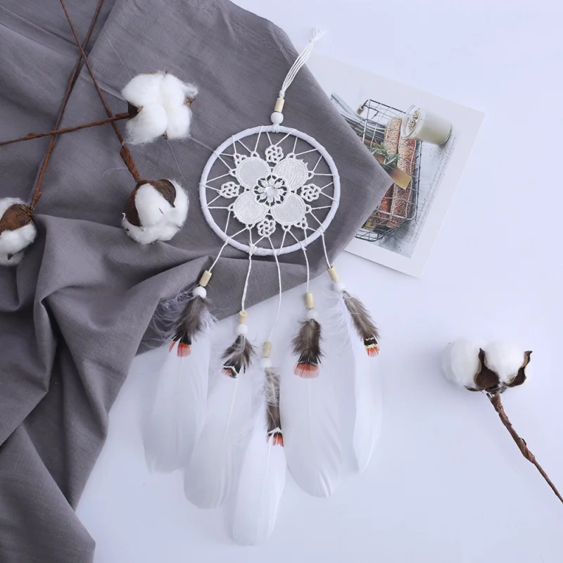 

2018 New Black Feather Wedding Series Openwork Dream Catching Lace Dreamcatcher Bead Handmade Decoration XK