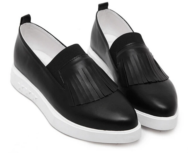 pointed loafer heels