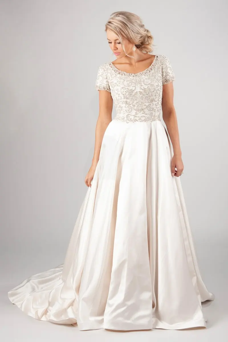 

New A-line Satin Modest Wedding Dresses With Short Sleeves Luxury Beading Top Elegant Modest Bridal Gowns Custom Made
