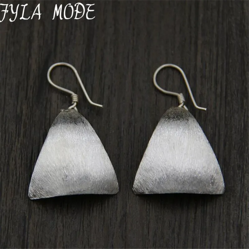 

Top Quality High Polish 925 Thai Silver Smooth Triangle Dangle Earrings Women Lady Fashion Ear Jewelry