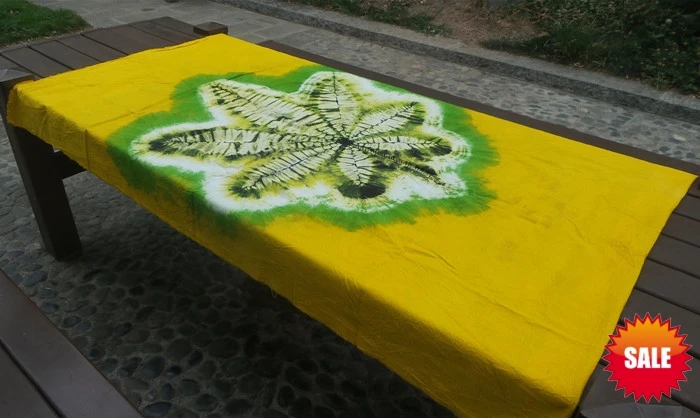 

Japanese Shibori Tie dye Arts Big flower Amazing adornment Arts / Handmade Kanoko Table Cloth Many Uses / Maple Leaf