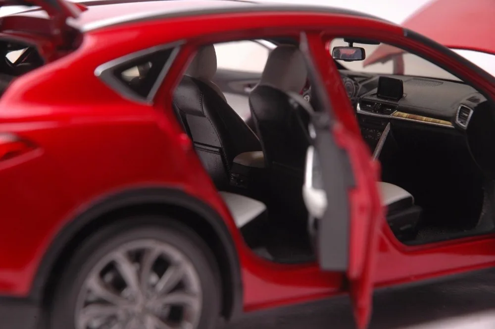 1:18 литья под давлением модель для Mazda CX-4 Красный внедорожник сплав игрушечный автомобиль миниатюрная коллекция подарки CX 4 CX4