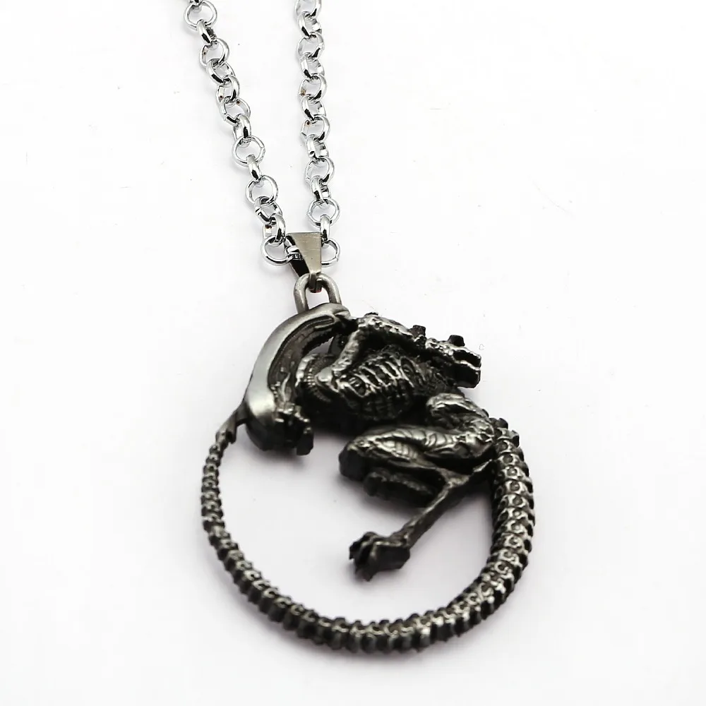 Alien v Predator Necklace AVP Aliens Pendant Fashion link chain
