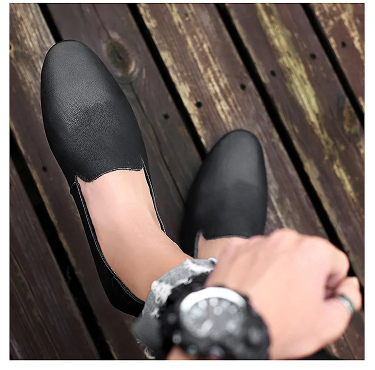 Новые летние мужские кожаные туфли модные модельные туфли с острым носком легкая мягкая обувь для вождения высококачественная повседневная обувь на плоской подошве низкие лоферы