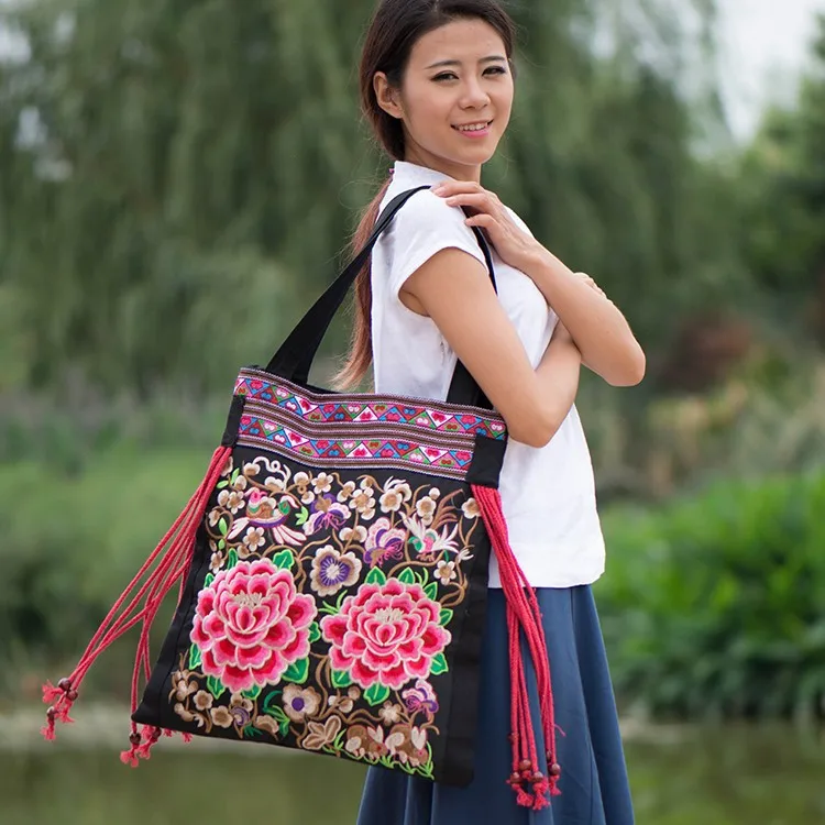 

Fashion Vintage Embroidery Shopping Casual Totes!Nice Bohemian Floral Embroidered Lady Shoulder&Handbags Hot National Tassel bag