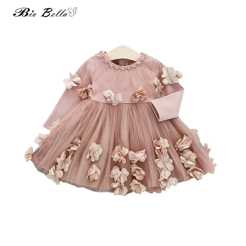 Новинка; кружевное платье принцессы с цветочным узором; коллекция года; весеннее платье для девочек; сезон осень; трехмерные лепестки с длинными рукавами; Одежда для девочек из сетчатой пряжи с помпоном