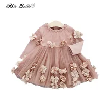 Новинка; кружевное платье принцессы с цветочным узором; коллекция года; весеннее платье для девочек; сезон осень; трехмерные лепестки с длинными рукавами; Одежда для девочек из сетчатой пряжи с помпоном