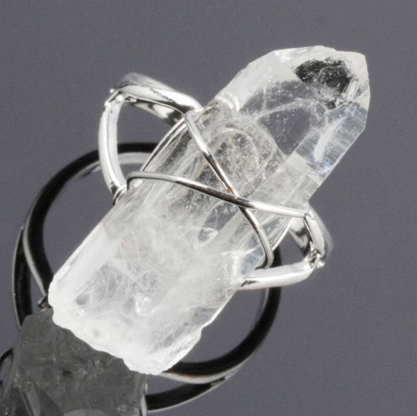 

TUMBEELLUWA Natural Rock Quartz Random Gem Stone Chakra Healing Adjustable Finger Ring Jewelry
