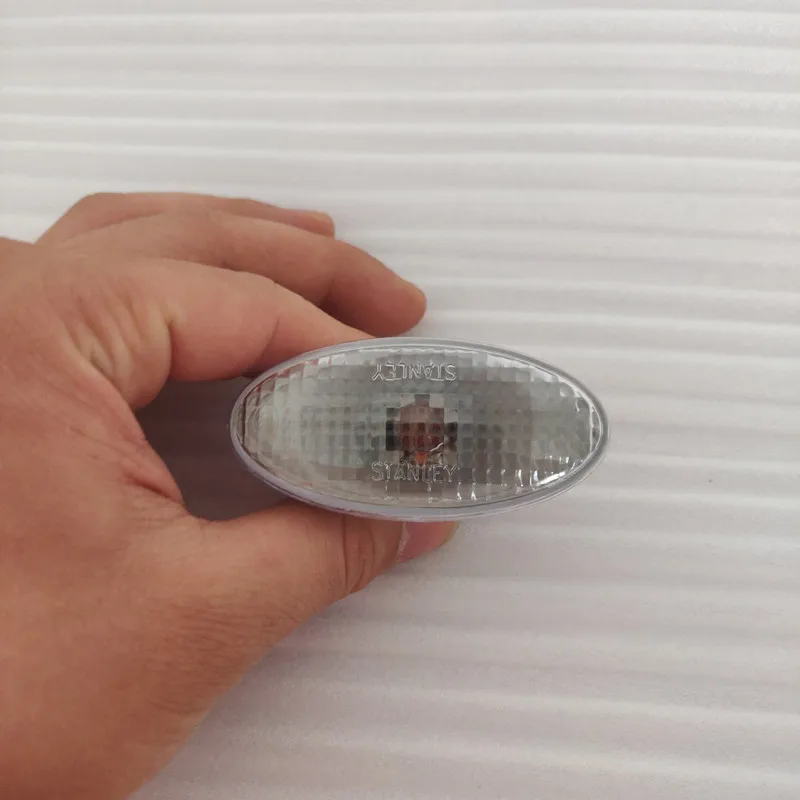 

Suitable for Mazda GG Mazda BL Leaf lamp Cornering lamp Sidelights Side lamp Cornering lamp