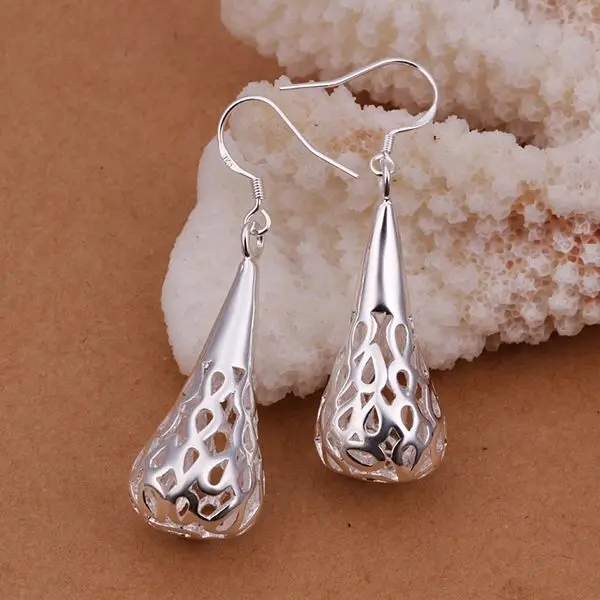 

Pretty Silver Plated Earrings For Women Wholesale Free Shipping Charm Christmas Gifts Fashion Jewelry Hollow Earrings KN-E337