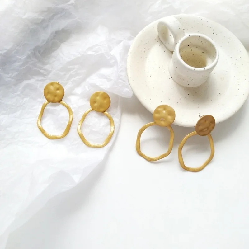 

Korea Simple Fashion Metal Texture Irregular Geometric Shape Clip Earrings Women Girl Personality Creative Jewelry Accessories