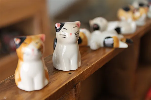 Cute Japan Lucky Cats Kitten Chopsticks Stand Rest Ceramic Figure Toys 6pcs - 7