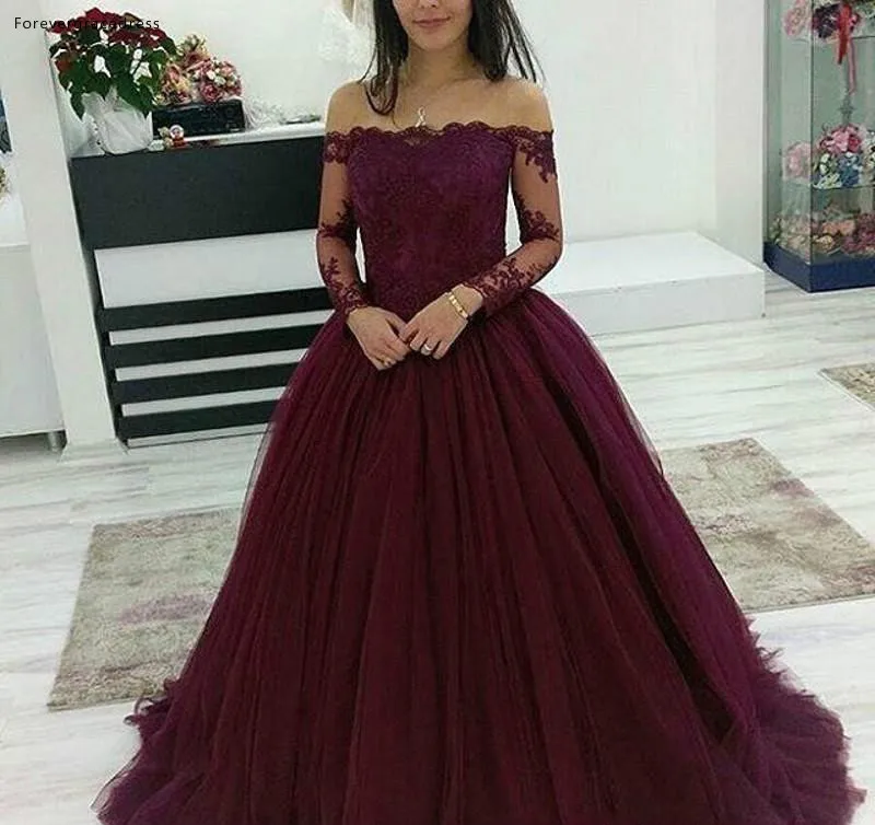 2019 Ball Gown Quinceanera Prom Dresses Burgundy Off Shoulder Lace Applique Long Sleeves Tulle Puffy Party Plus Size Evening Gowns BC1406  145