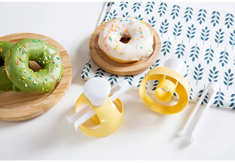TUUTH Hand Pressure Yellow Donut Mold Kitchen Baking Tools Cute DIY Cake Dessert Molds Cake Decorating Kitchen Tools4