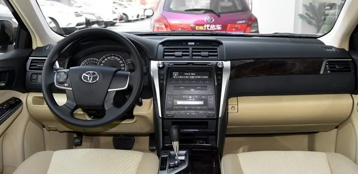 toyota-camry-2011-intrior