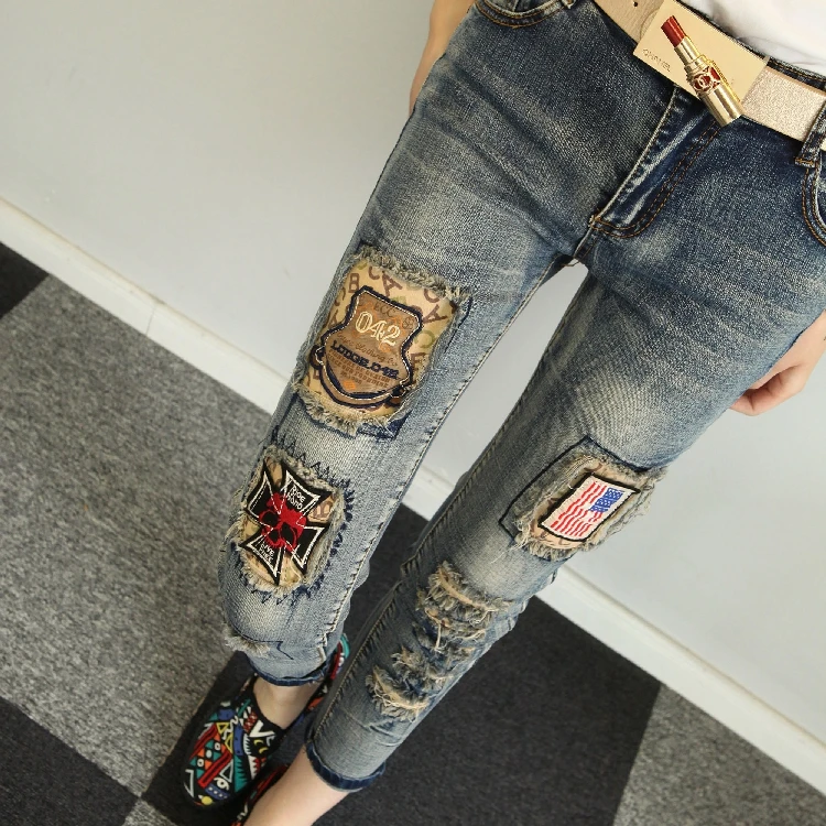 

European station 2019 summer new baggy jeans women embroidery show thin wide leg age reduction nine points denim trend