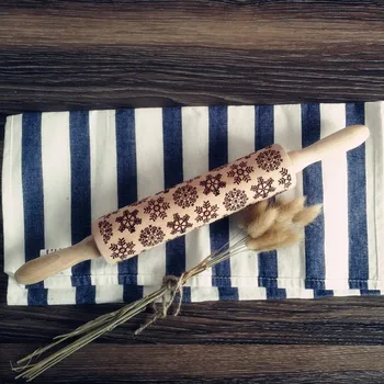 

2018 New Christmas Rolling Pin Engraved Rolling Pin Embossed Rolling Pin 35cm 4.5 cm safe Natural wood kitchen tool hot *