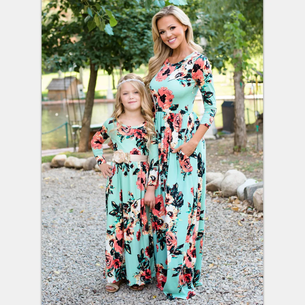 

2018 new family Mother Daughter Dress Pastoralism Flora Printed Bohemia Long dress Adult Kid girl dress Family matching outfits