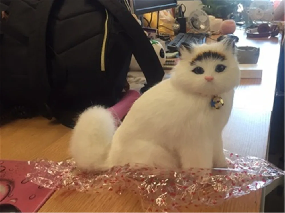 Fancytrader Simulation White Cat with Bell Toy Model Handicraft Animals Cat Doll Plastic& Fur 22cmx20cm 14