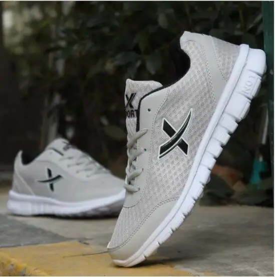 

Men's shoes 2019 breathable and comfortable mesh shoes, light bottom sneaker lace-up shoes designer sneakers men black sneakers