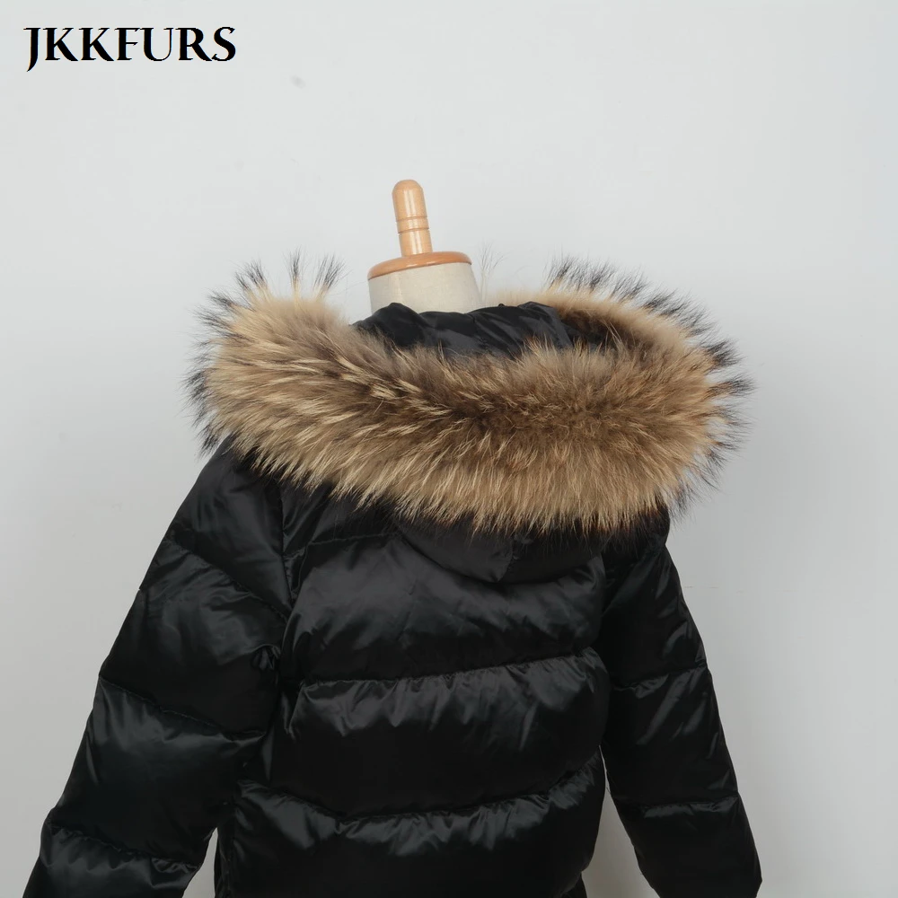 Детская реальные отделка мехом енота воротник подкладка 65 см для детей и взрослых пальто с капюшоном модный стиль одежда высшего качества S1690