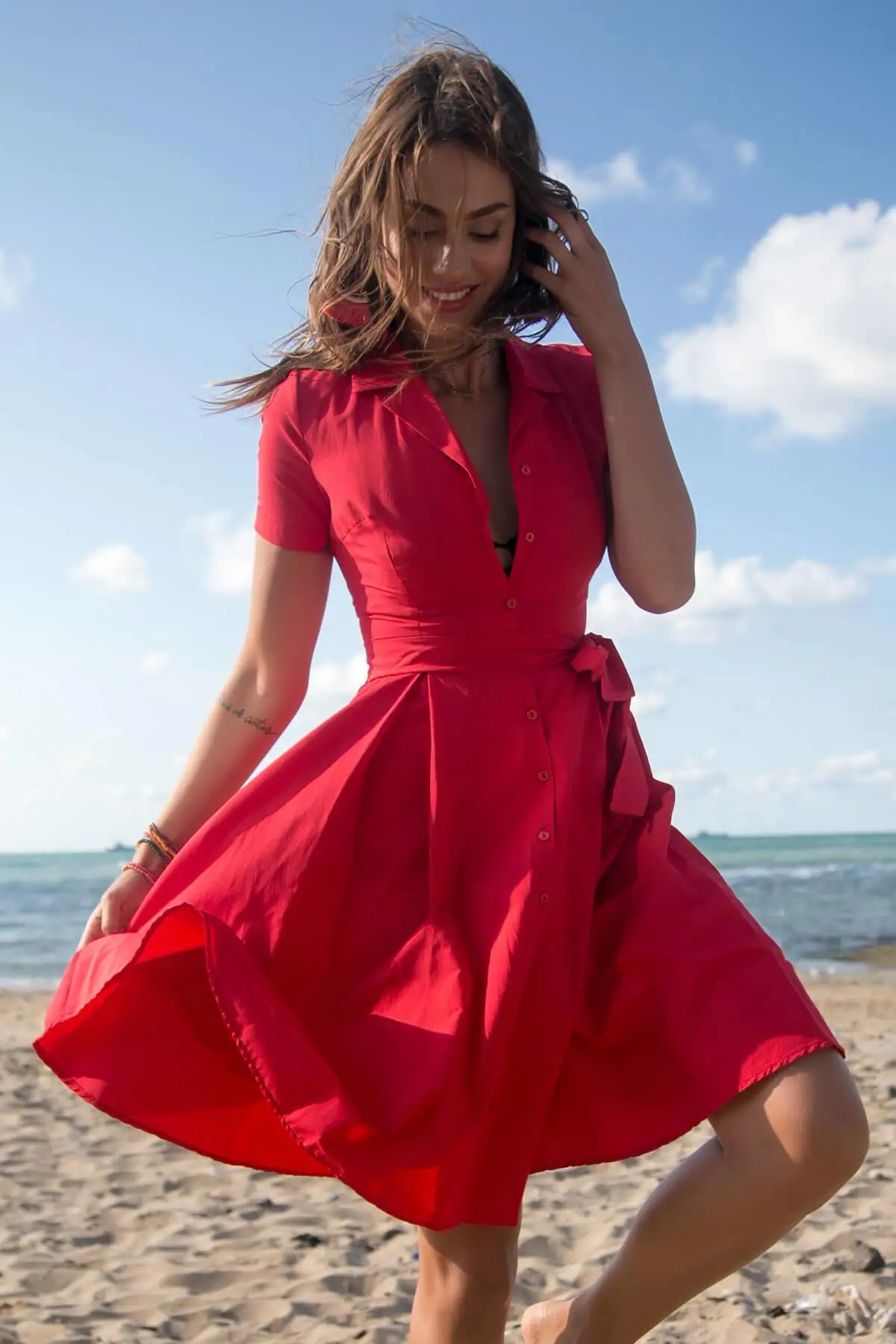 Счастье ist. Женское красное платье-рубашка с поясом NT00214 | Женская одежда
