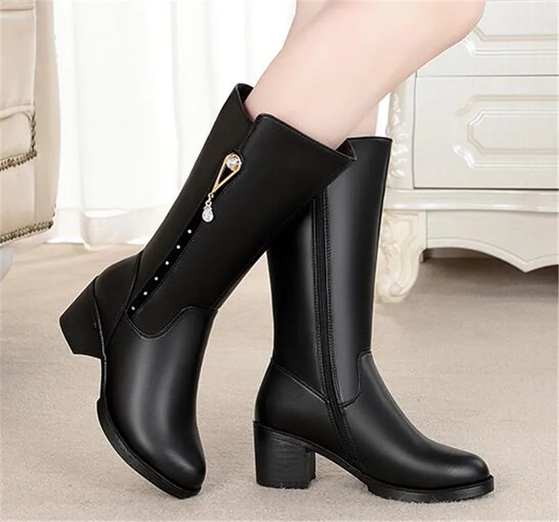 New Rhinestone First Layer of Cowhide Leather Boots Women Boots Comfort Warm Plush Wool Boots Winter Shoes Snow Boots Plus Size