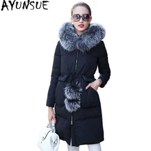 AYUNSUE зимняя куртка-пуховик для женщин, пальто средней длины, женские парки, утепленная теплая одежда, воротник из натурального меха енота, WYQ804
