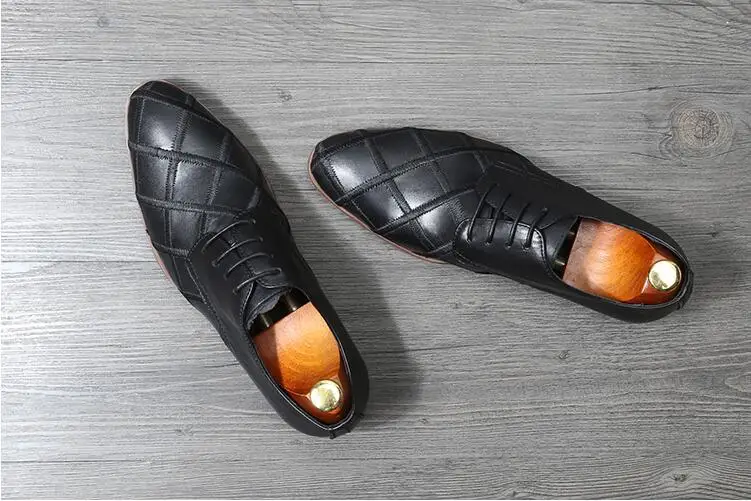 Couro Sapatos Genuíno Homens Oxfords Inteligentes De Preto Apontou Baixo Diamante Vestido Masculinos Do up Dedos Casuais Soft Salto Treliça Dos Lace tipo Avq0wTx0