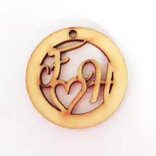 100* лазерная обработка на заказ инициалы жениха и невесты деревянный винный Шарм на заказ Деревяная этикетка деревенская Свадьба Любовь Сердце для подарка метки